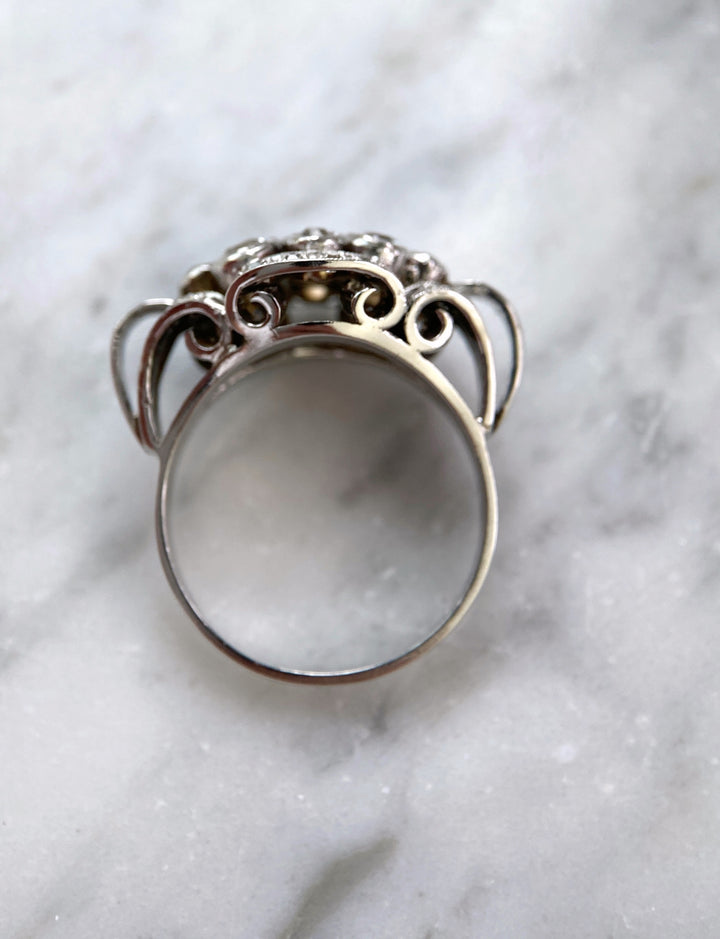 Weißgold Diamant Saphir Ring: "Rythmus der Willenskraft"