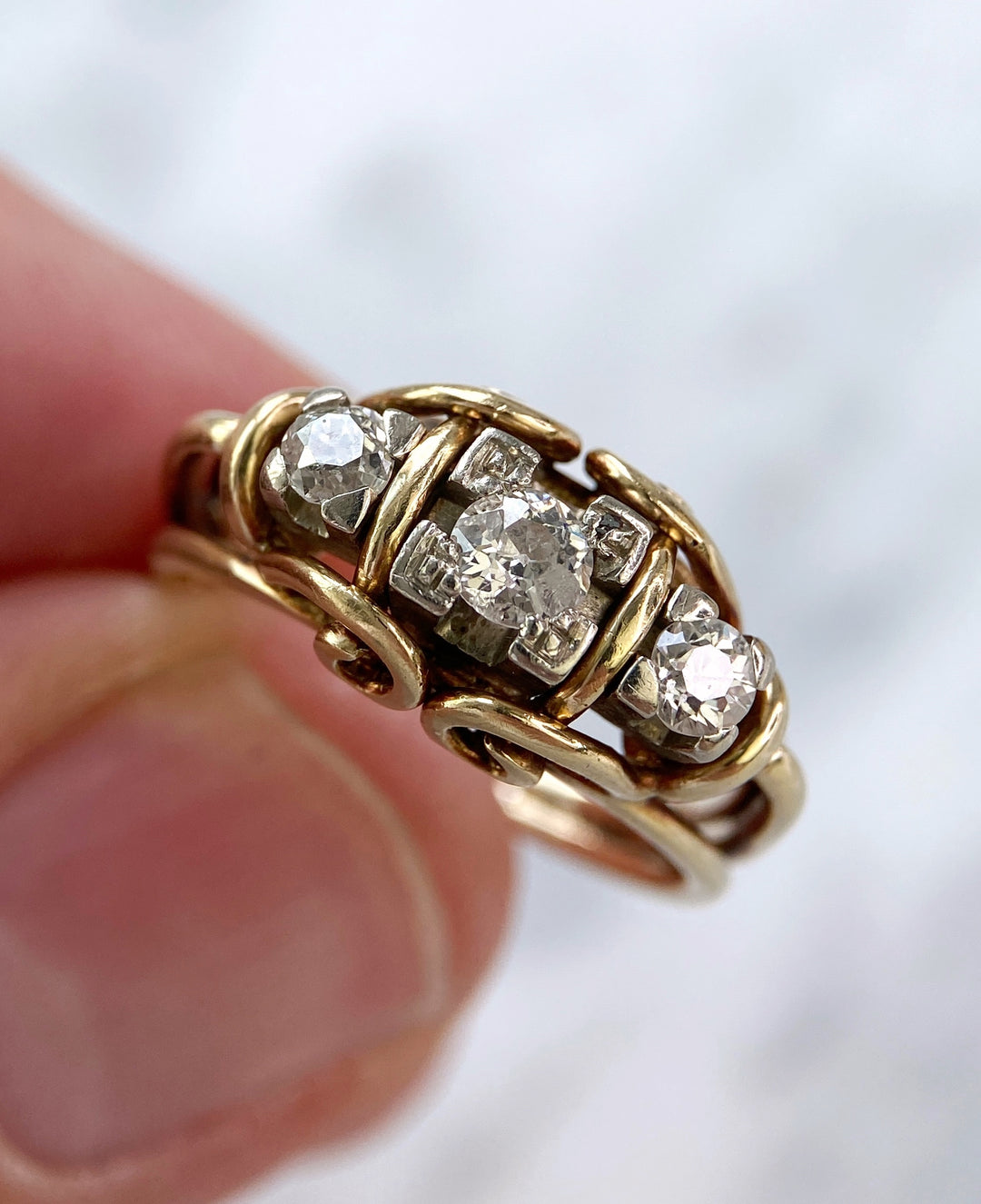 Vintage Diamantring aus Gelbgold: "Funkelnde Altschliffe"