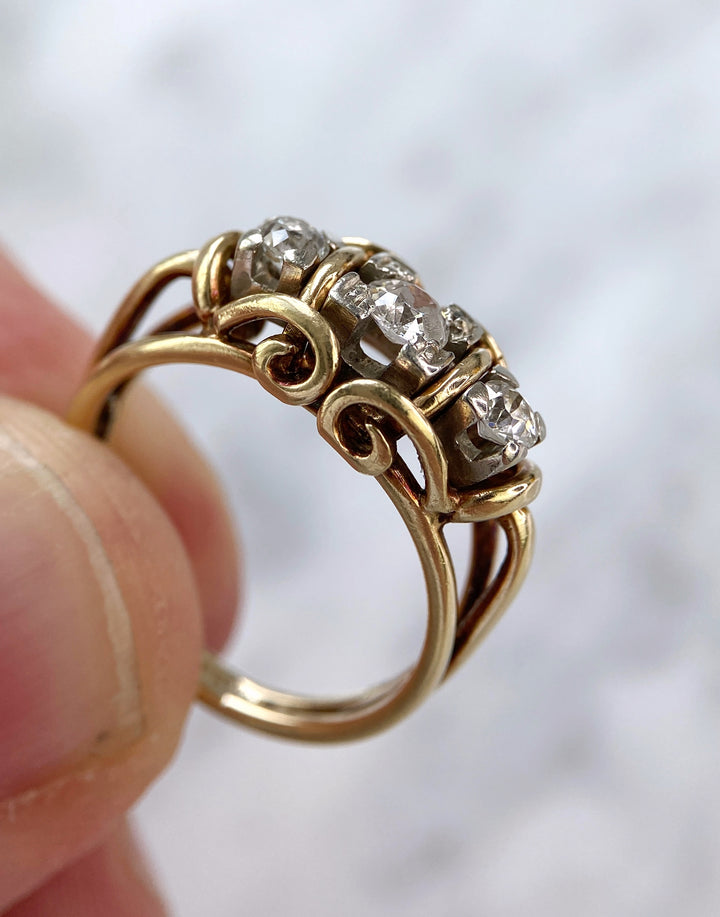Vintage Diamantring aus Gelbgold: "Funkelnde Altschliffe"