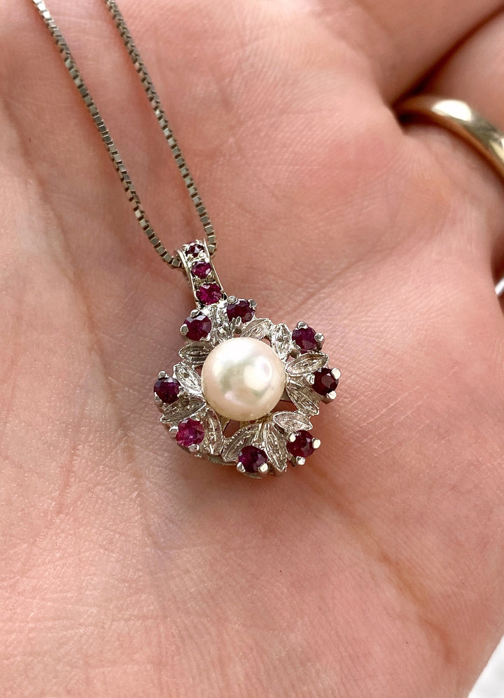White gold pendant with pearl & rubies: "Eternal Beauty"