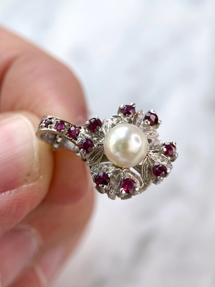 White gold pendant with pearl & rubies: "Eternal Beauty"