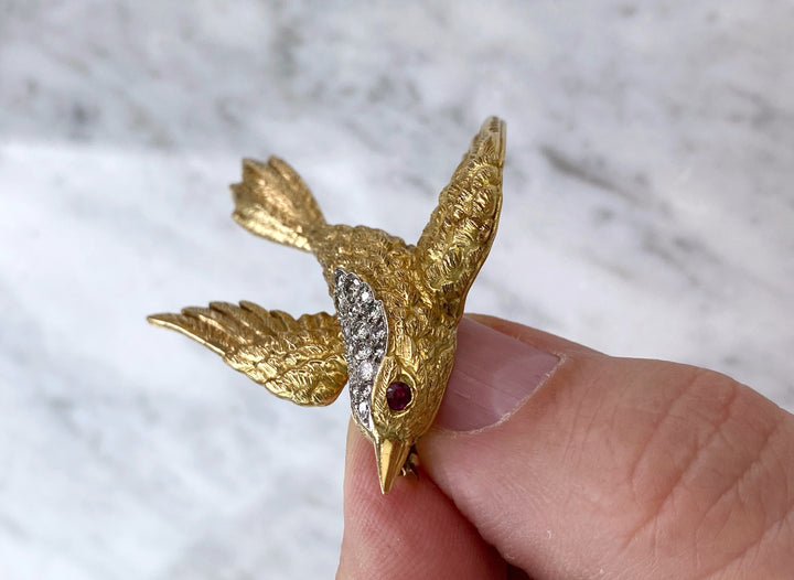 Vintage Brosche aus Gold mit Rubin & Diamanten: "Bird of Paradise"