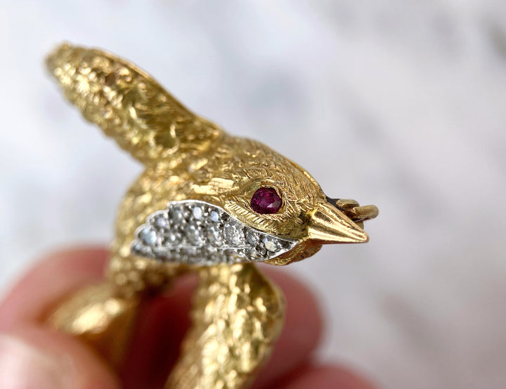 Vintage Brosche aus Gold mit Rubin & Diamanten: "Bird of Paradise"