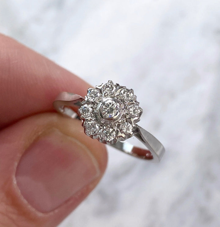 Weißgoldener Diamantring spätes 20. Jahrhundert: "Schneegestöber"