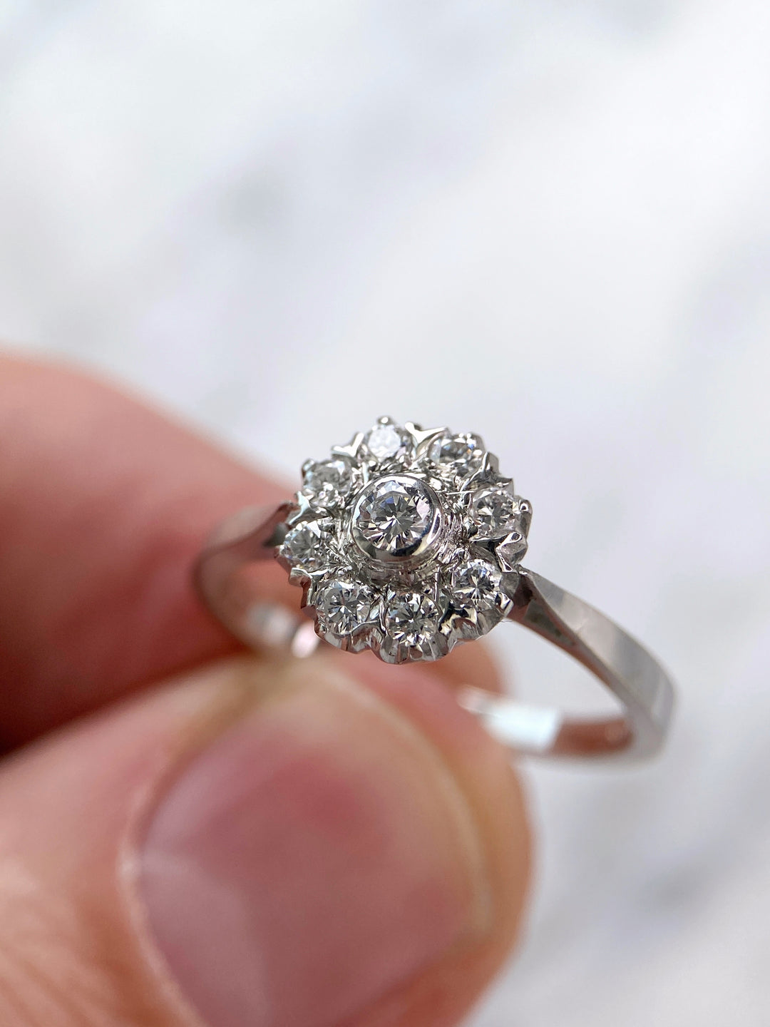Weißgoldener Diamantring spätes 20. Jahrhundert: "Schneegestöber"