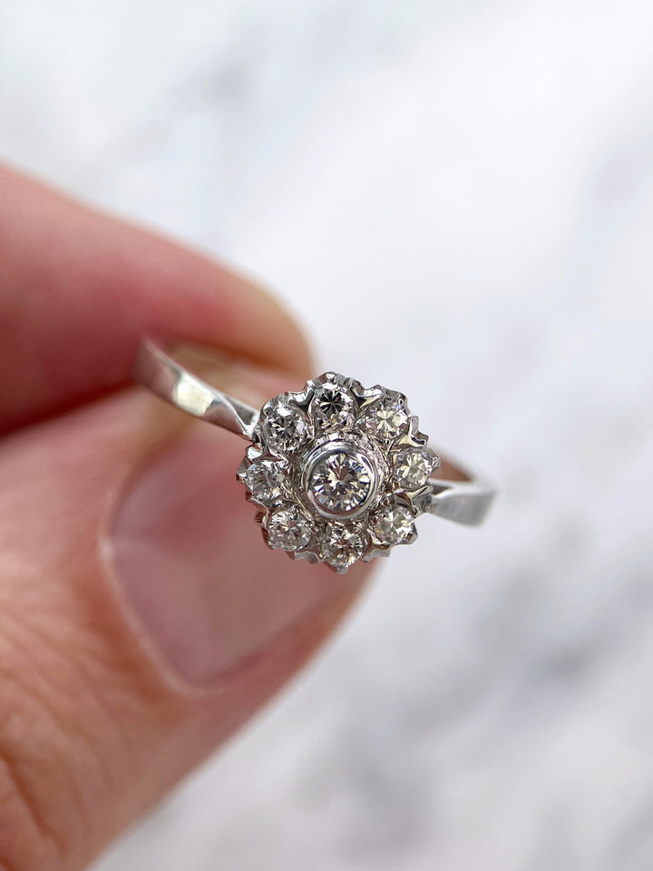 Weißgoldener Diamantring spätes 20. Jahrhundert: "Schneegestöber"
