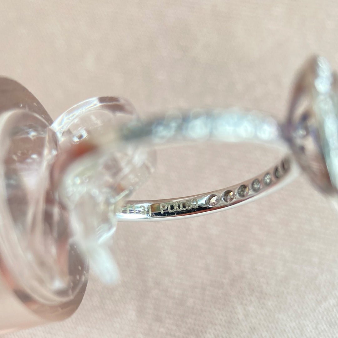 Detailaufnahme der Ringschiene und Innenpunze „585 T1.31 PD0.50“, zeigt Metallstempel und Echtheitsdetails