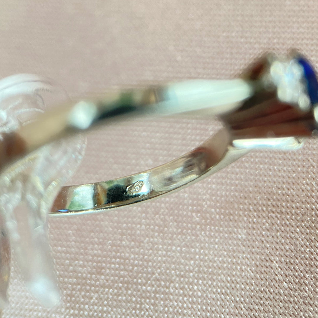 Mikroaufnahme von dem Stempel in der Innenseite vom Ring