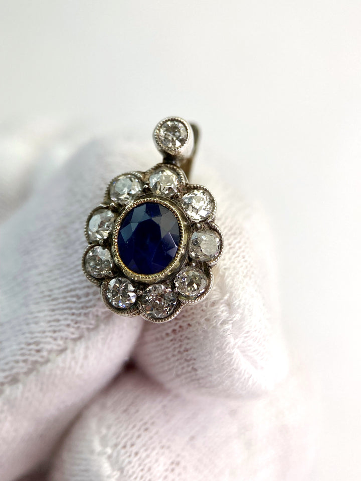 Ohringe mit Saphiren (zusammen 2,1 ct) und Diamanten (zusammen ca 1,8 ct): "Doublettenglück"