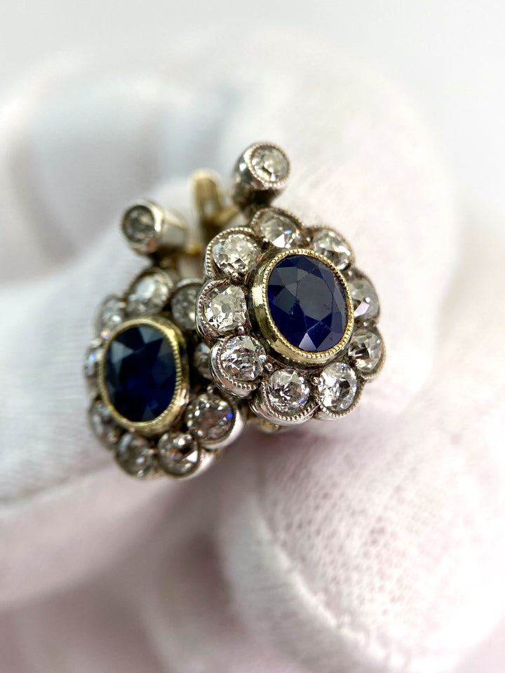 Ohringe mit Saphiren (zusammen 2,1 ct) und Diamanten (zusammen ca 1,8 ct): "Doublettenglück"