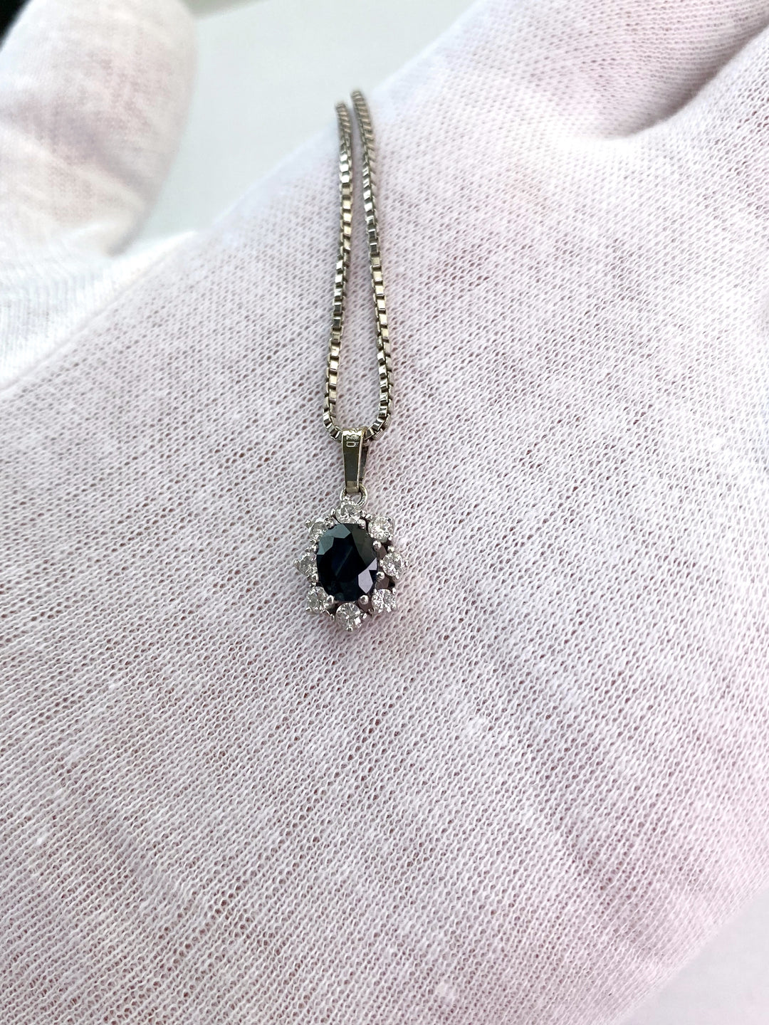 1 ct sapphire & diamond pendant with chain: "Vienna Jewelry Art"