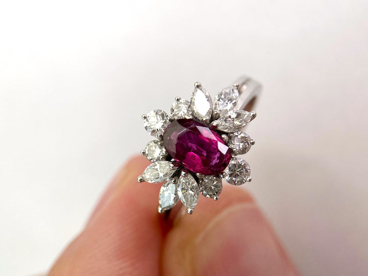 Ring 1,25 ct Rubin & Diamanten – "Rotes Feuer"