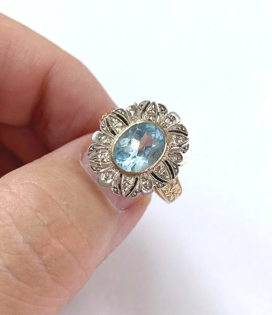 3 carat blue topaz – elegance in yellow gold ring: "Ice Princess"