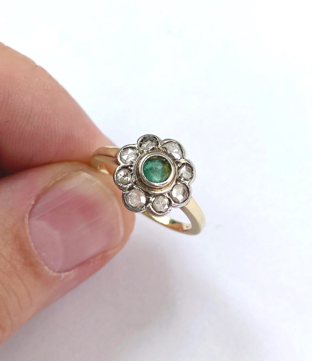 Smaragd in Vintage-Glanz Ring: "Frühlingsblume"