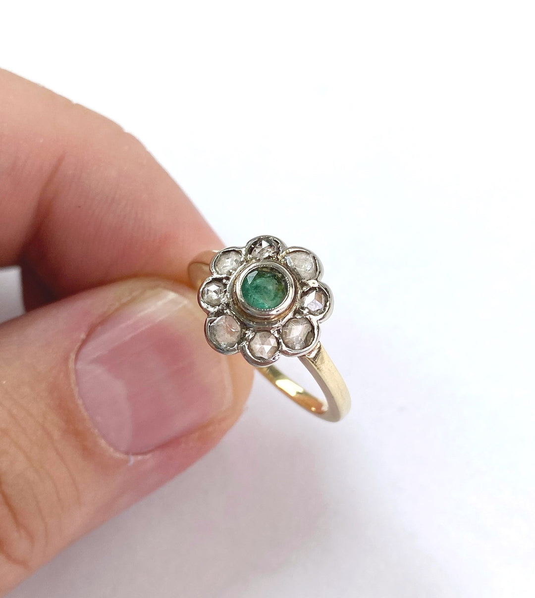 Smaragd in Vintage-Glanz Ring: "Frühlingsblume"