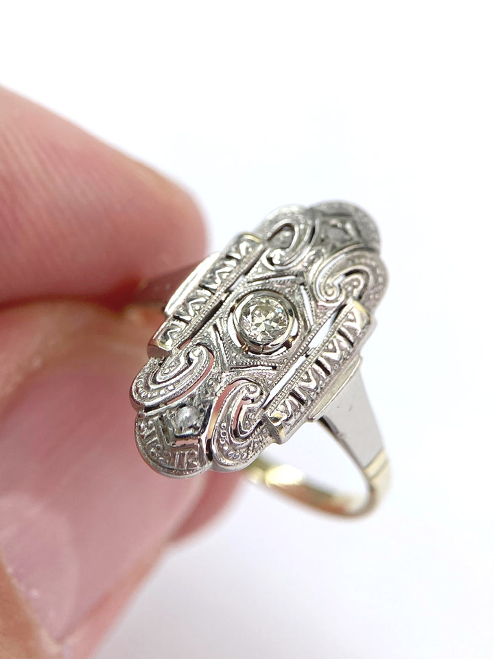 Gelbgoldring Diamanten im Vintage Look: "Glanzvolle Hüllen"