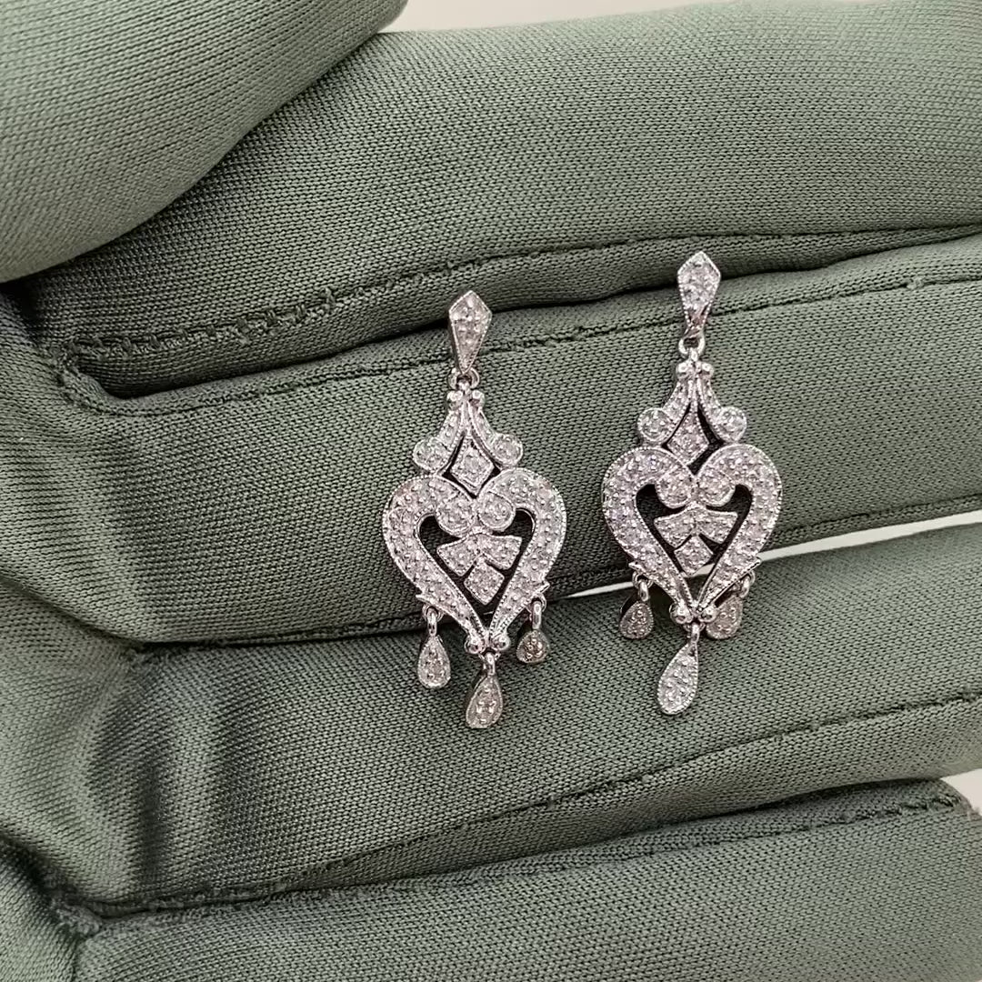 Exquisite diamond earrings in 585 white gold – Timeless elegance of the present.