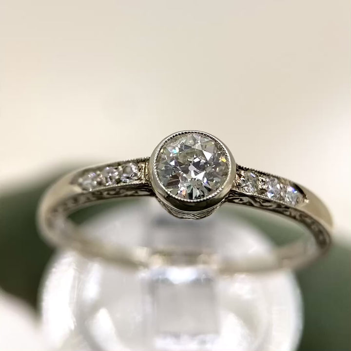 Vintage Weißgoldring 585 mit Old European Cut Diamant & Achtkantdiamanten | 1930–1950 | GLA-zertifiziert