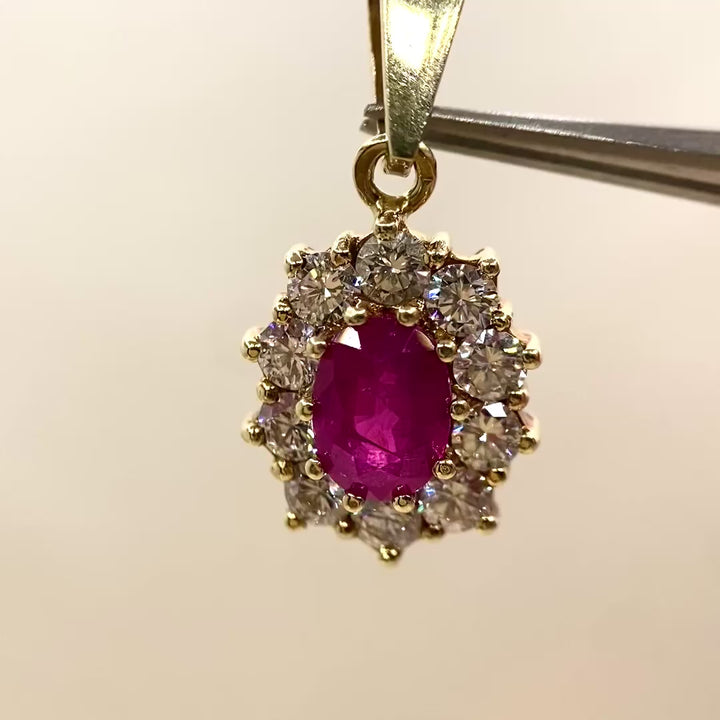 Yellow gold pendant with ruby and diamonds – early 21st century