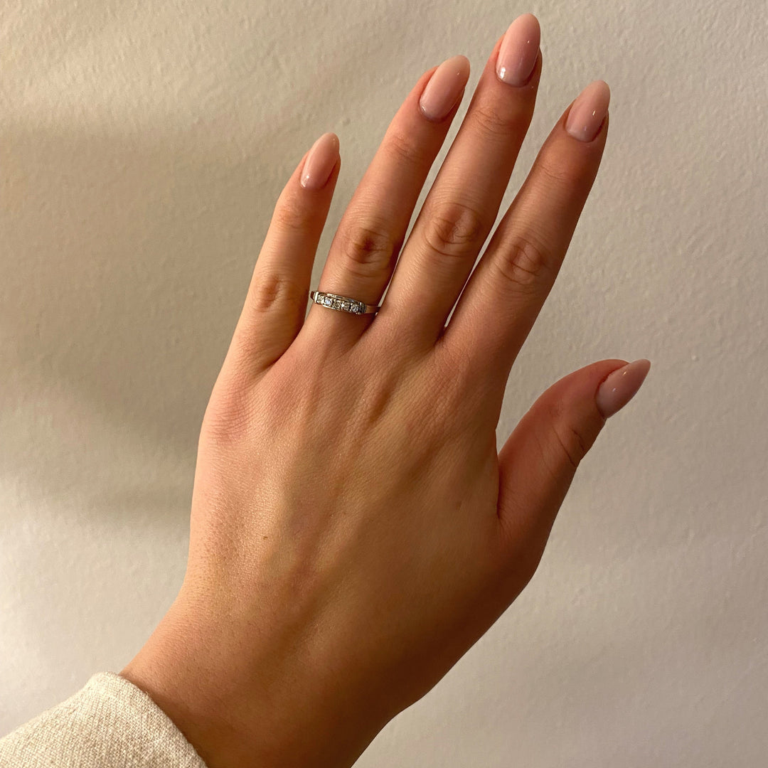 White gold ring with octagonal-cut diamonds (1960–1970)