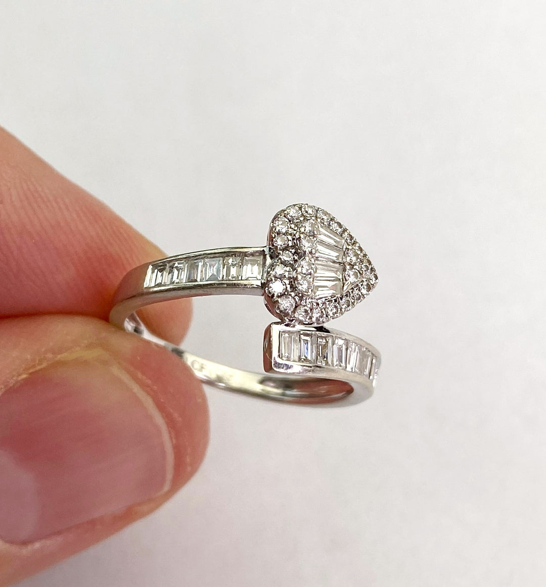 Baguette & brilliant diamond white gold ring: "Cora's Serpens"